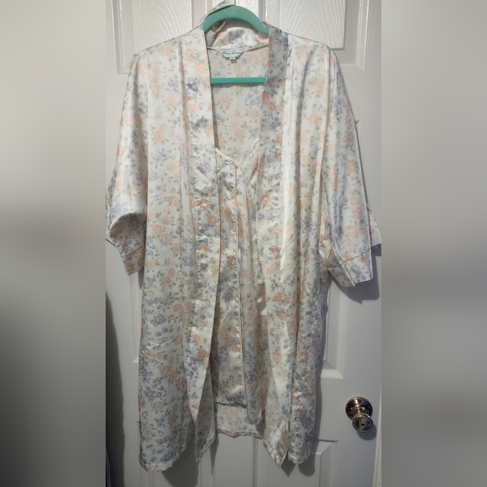 Vintage Floral Nightgown And Robe
